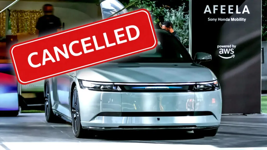 Сріблястий електрокар Honda з наклейкою «CANCELLED», символ скасування планів електрифікації до 2040
