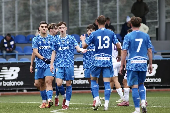 Гравці Динамо U-19 святкують хет-трик Павла Люсіна у перемозі 4:1 над Шахтарем