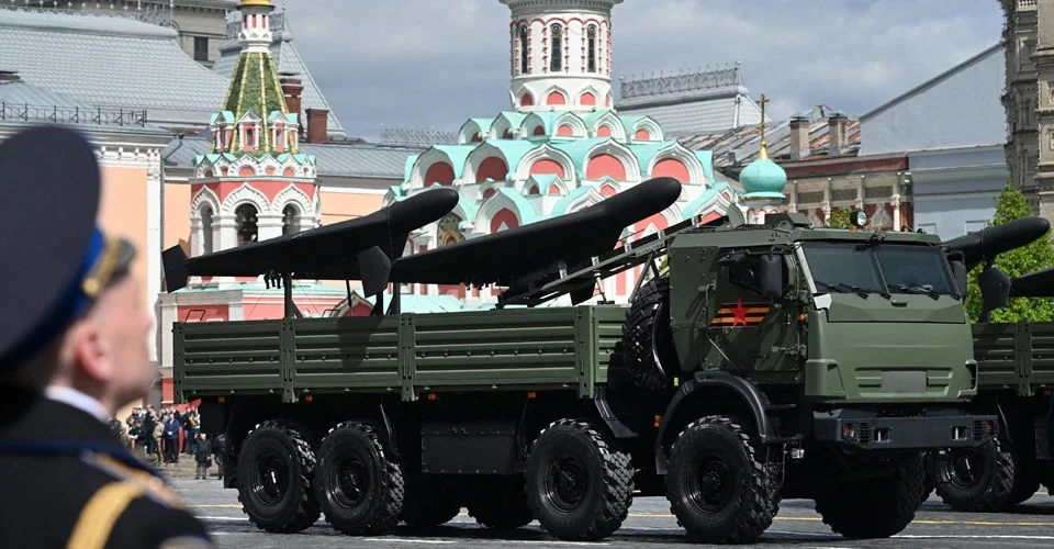 Ракети «Герань-5» на пусковій установці під час параду 9 травня в Москві