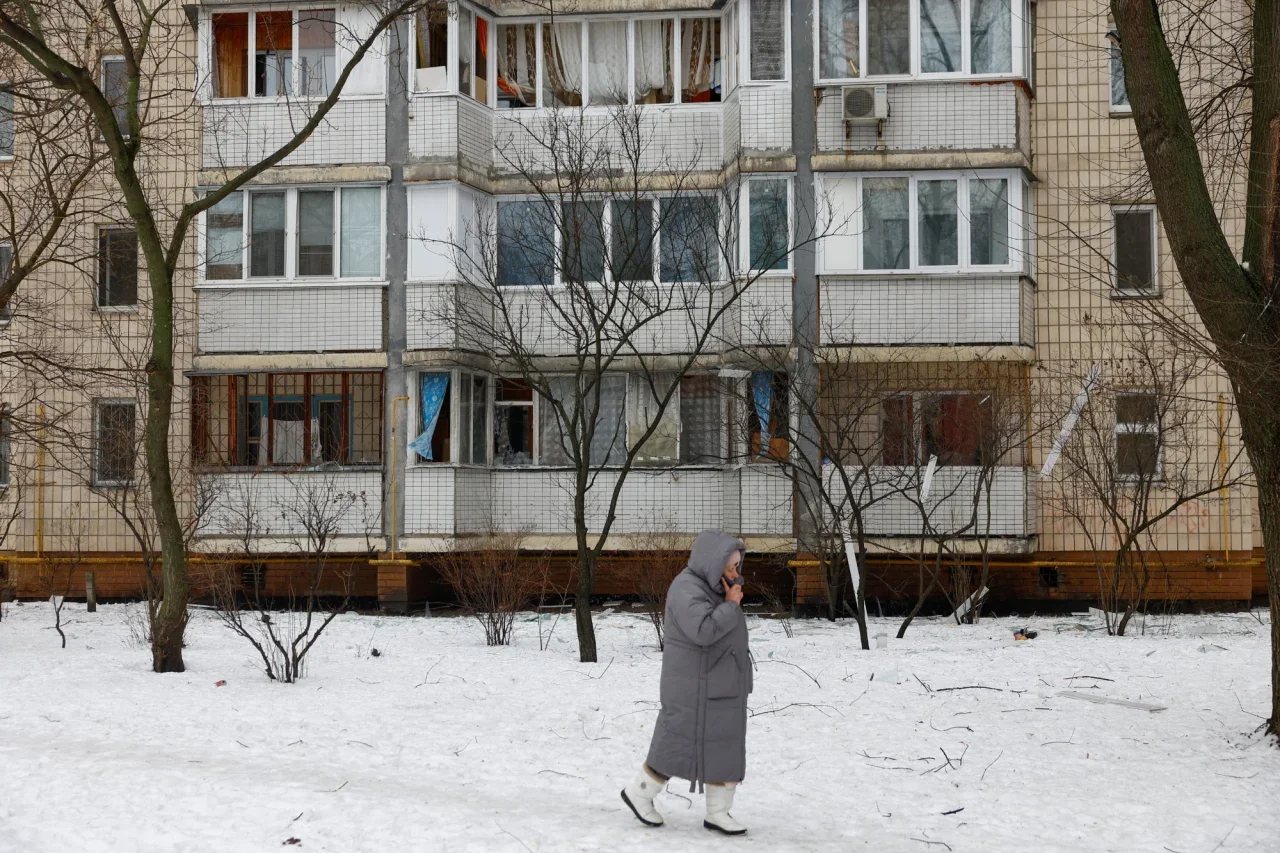 Багатоповерхівка на Виноградарі взимку, місце домагання 62-річного чоловіка до школярки