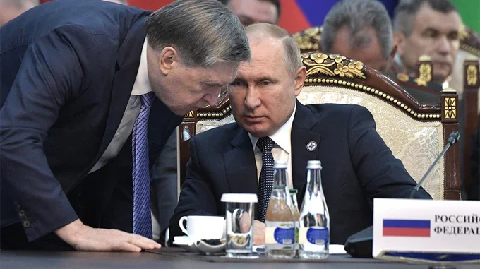 Юрій Ушаков розмовляє з Путіним щодо зустрічі з Зеленським у Москві