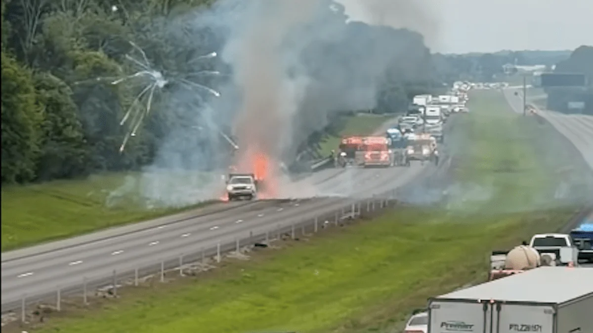 Вибух феєрверків з вантажівки на трасі Interstate 75 у Теннессі