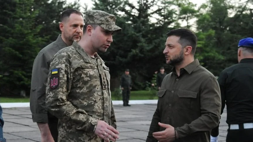 Зеленський обговорює з Будановим відсутність загрози наступу Лукашенка