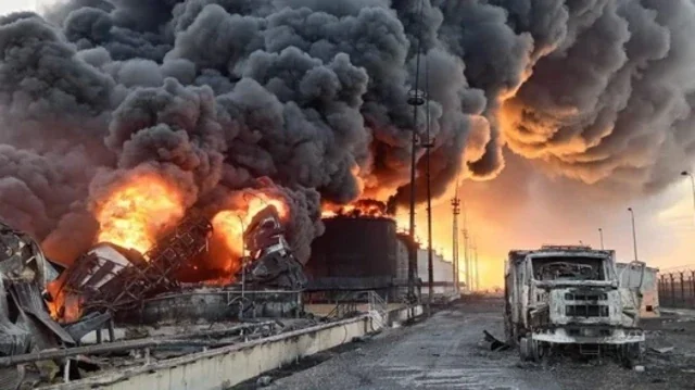 Палаючий НПЗ Газпром нафтохім Салават після удару дронів ССО ЗСУ