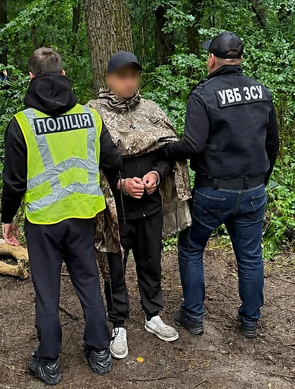 Поліція та УВБ ЗСУ затримують підозрюваного у справі комбрига 155 бригади