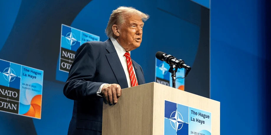 Дональд Трамп виступає на саміті НАТО з заявою щодо Ірану