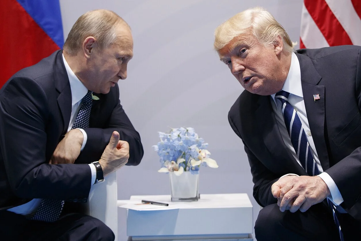 «Владимир, пора остановиться»: Трамп заявил о готовности Путина к сделке с Украиной Дональд Трамп и Владимир Путин во время переговоров по соглашению с Украиной