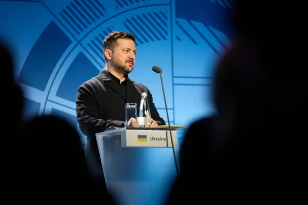 Зеленский анонсировал увольнение послов Украины Зеленский анонсирует увольнение послов Украины на пресс-конференции
