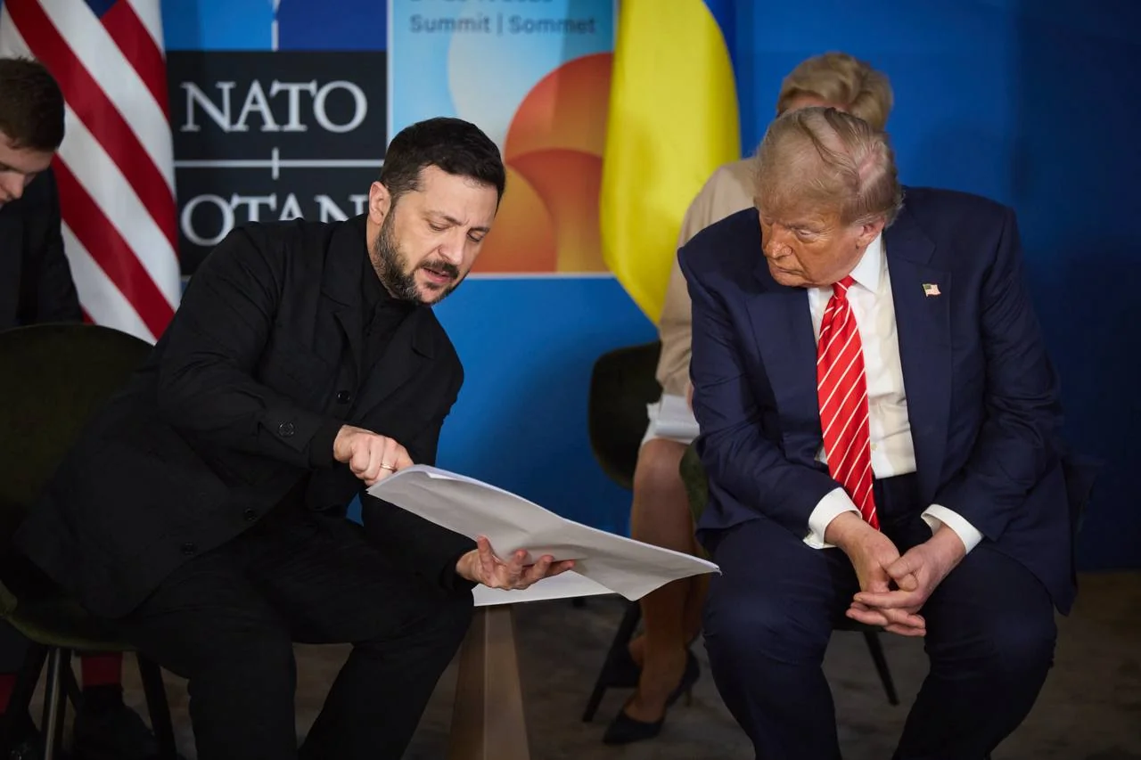 Зеленський і Трамп переглядають документи на саміті НАТО в Анкарі